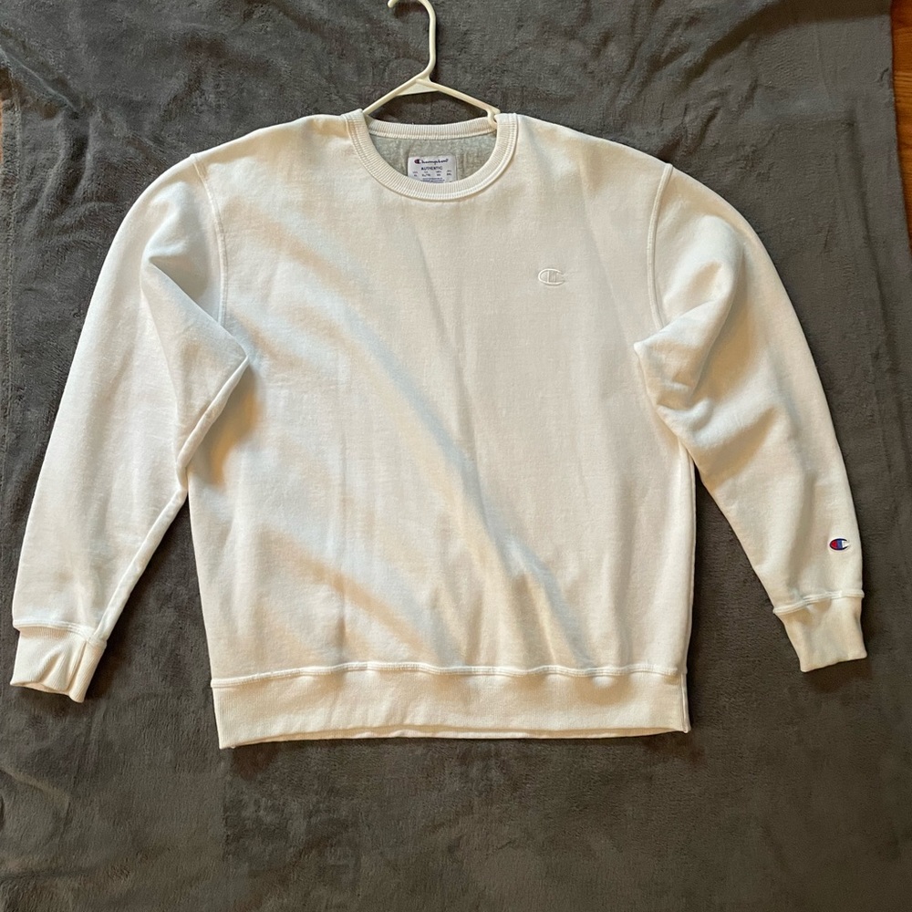 Men’s Champion sweatshirt- like new!!